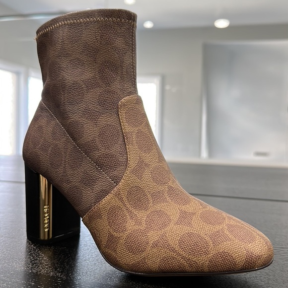 Coach Margot Signature Monogram Coated Canvas Boots - 7.5 - Picture 5 of 8